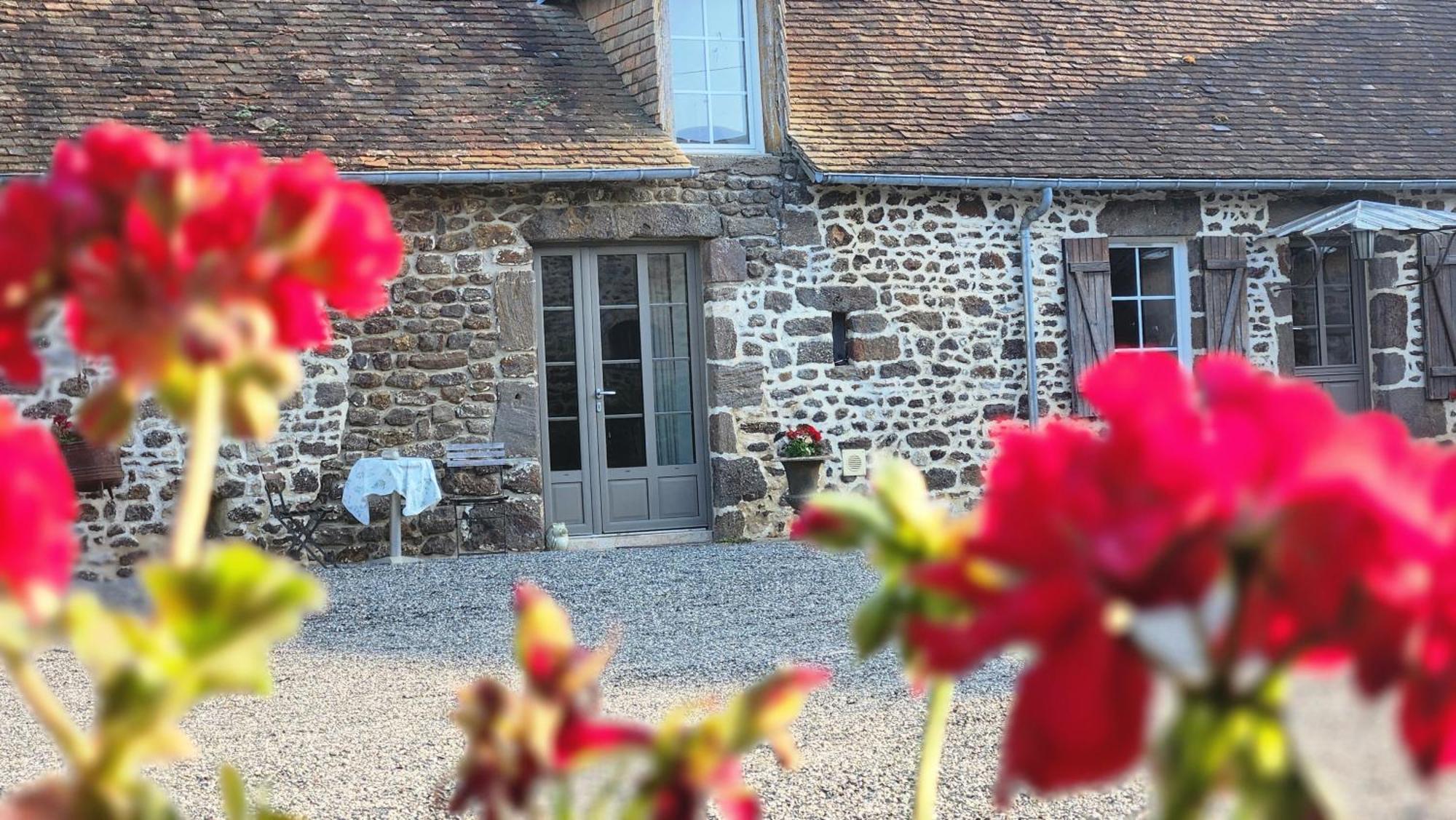 Les Naturelles Saint-Aubin-de-Locquenay Exterior photo